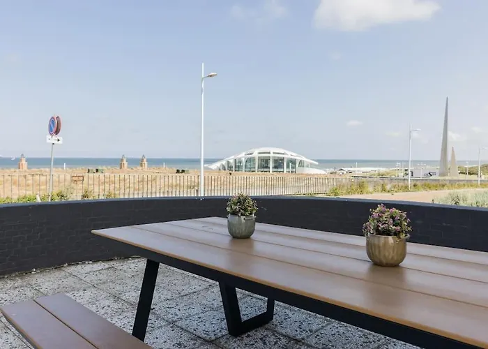 Haya Sieview - 'the Beach' لاهاي